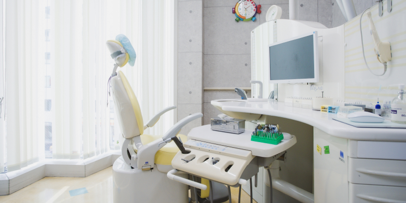 インプラント治療で毎日を快適にお気軽にご相談ください。